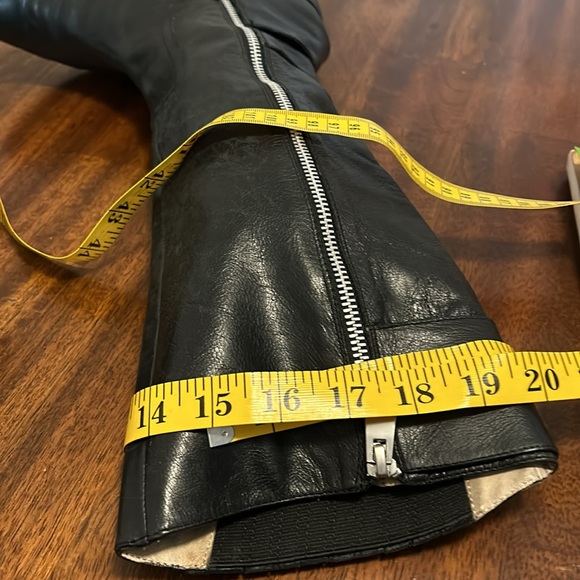 Michael Kors zip up boots.. - Picture 7 of 8